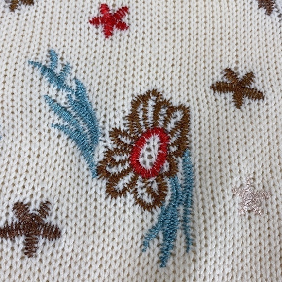 Easel Los Angeles Women's Size Small Floral Embroidered Oversized Cream Sweater - Picture 7 of 17